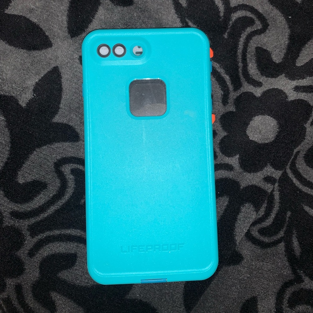 2 iPhone 8plus life proof case
